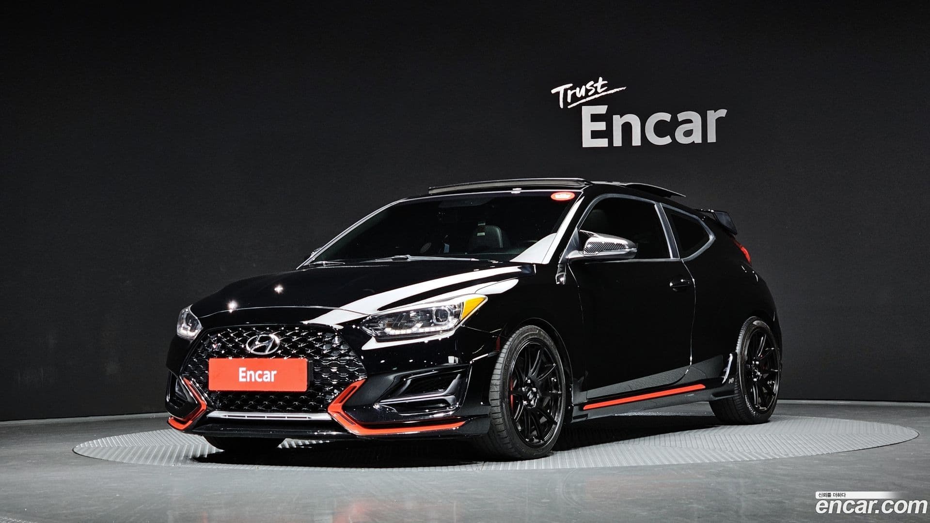 Main__Slider__Photo:Veloster Hyundai 2018.8-0