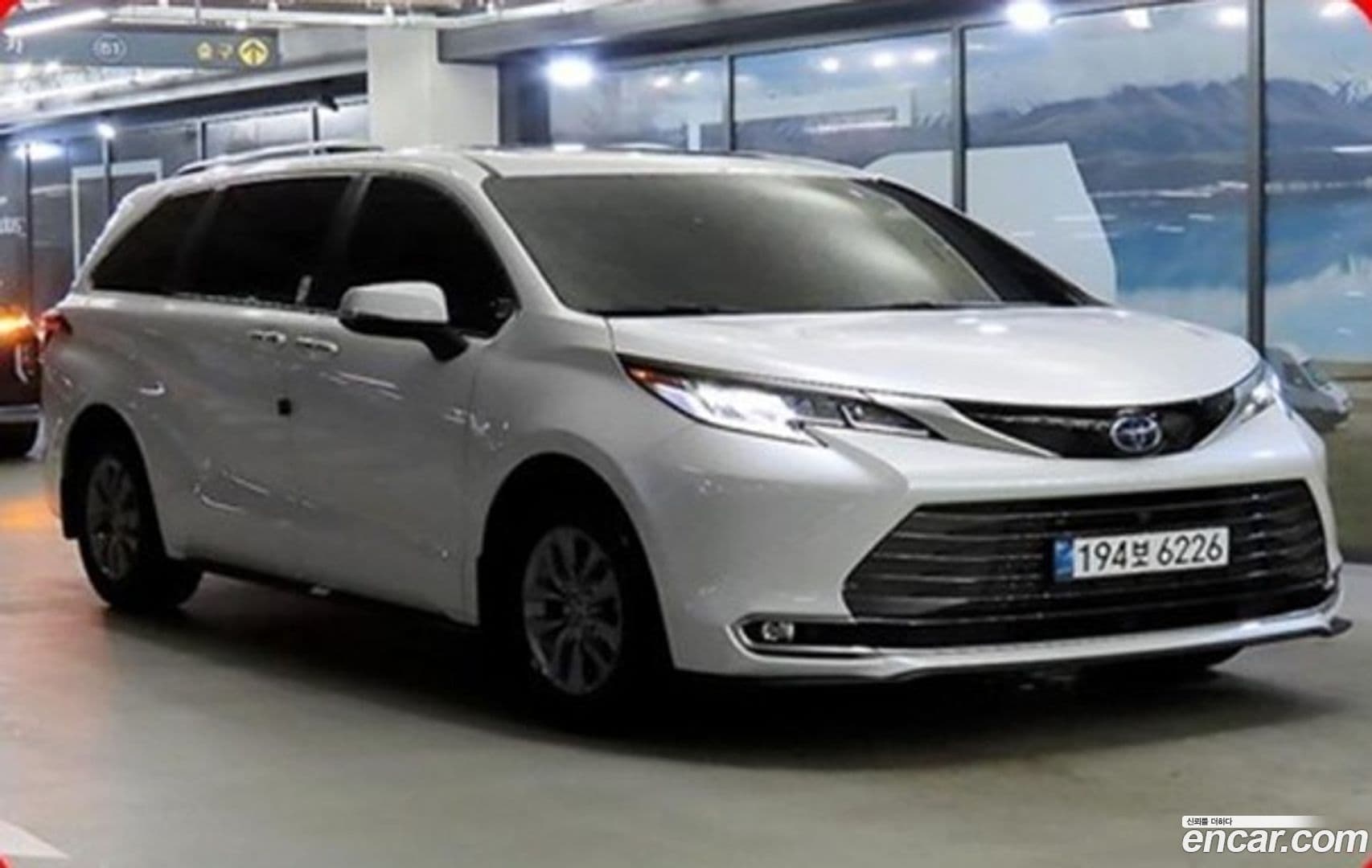 Main__Slider__Photo:Sienna Toyota 2024.9-0