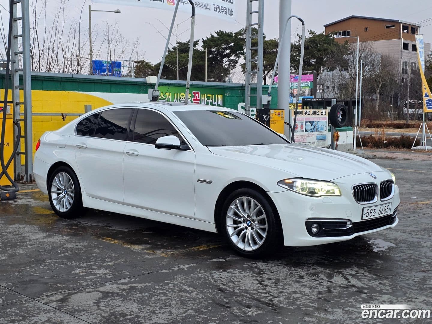 Main__Slider__Photo:5-Series BMW 2016.0-0