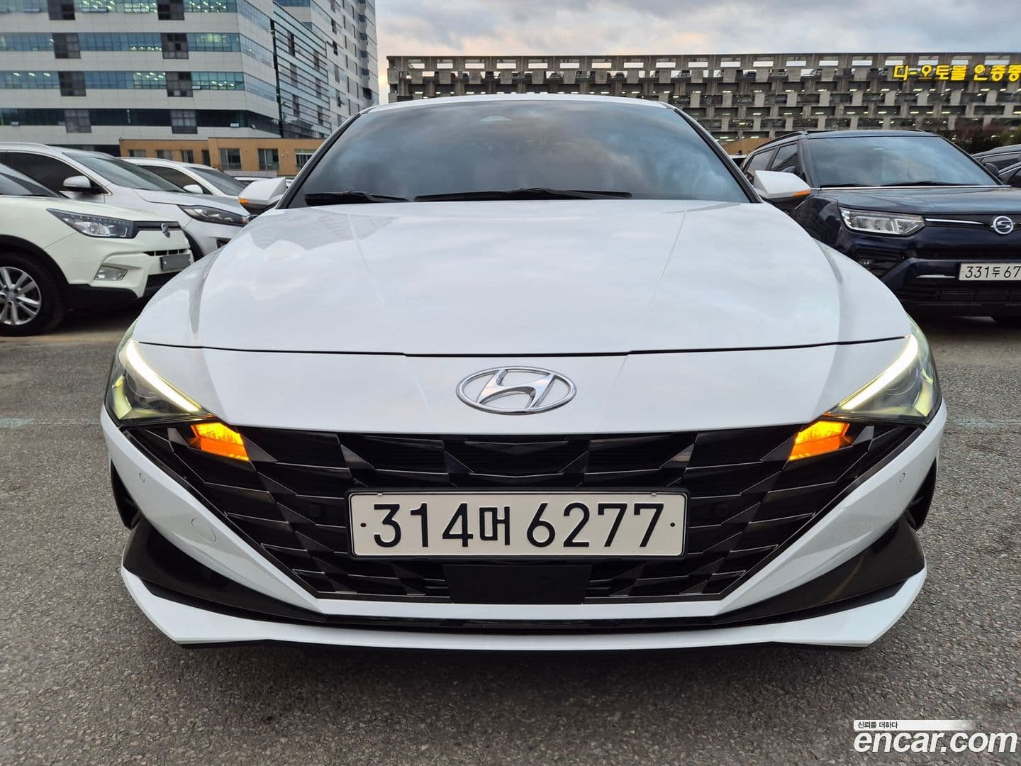 Main__Slider__Photo:AVANTE Hyundai 2022.4-0