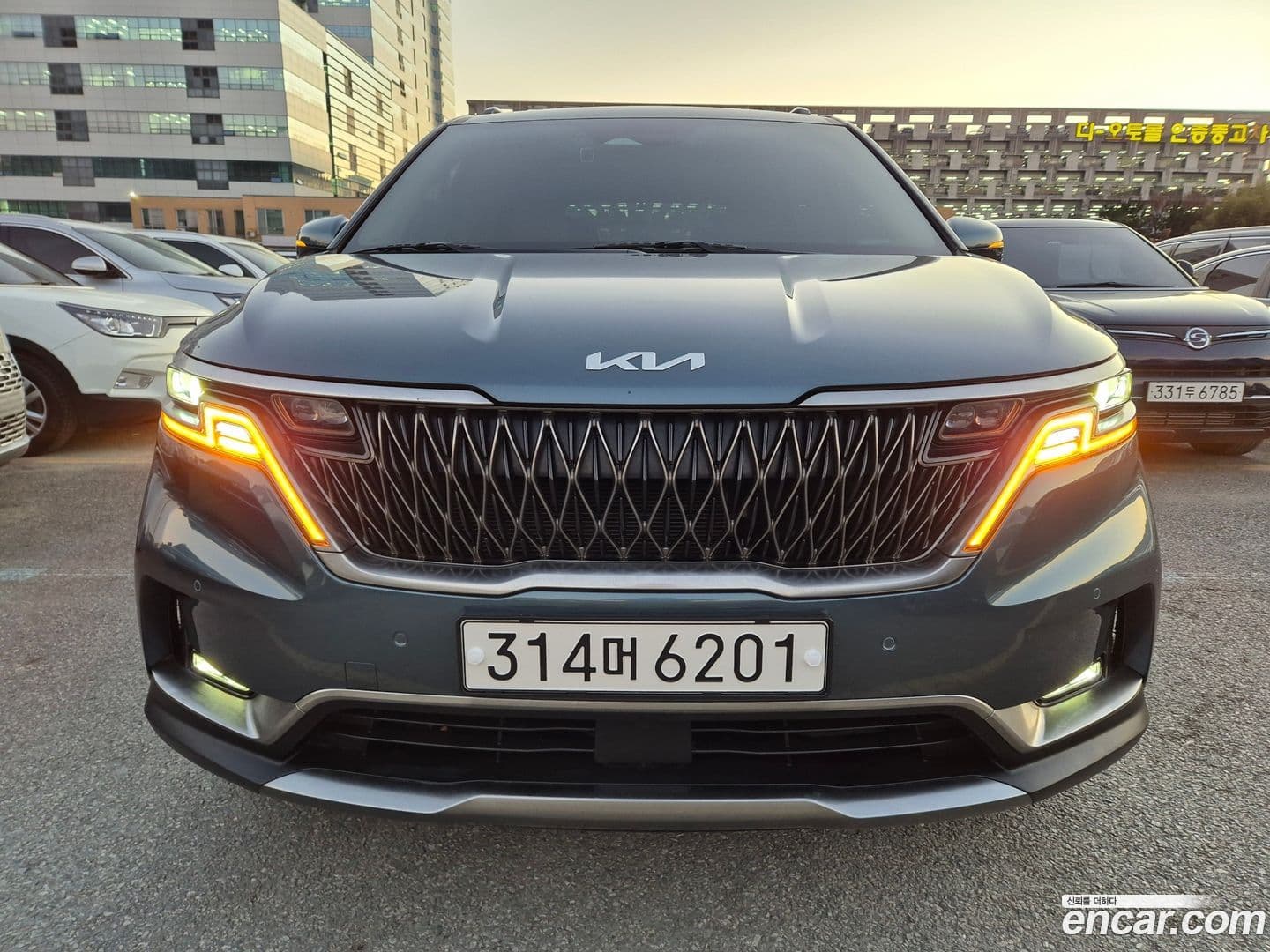 Main__Slider__Photo:Canival Kia 2021.10-0