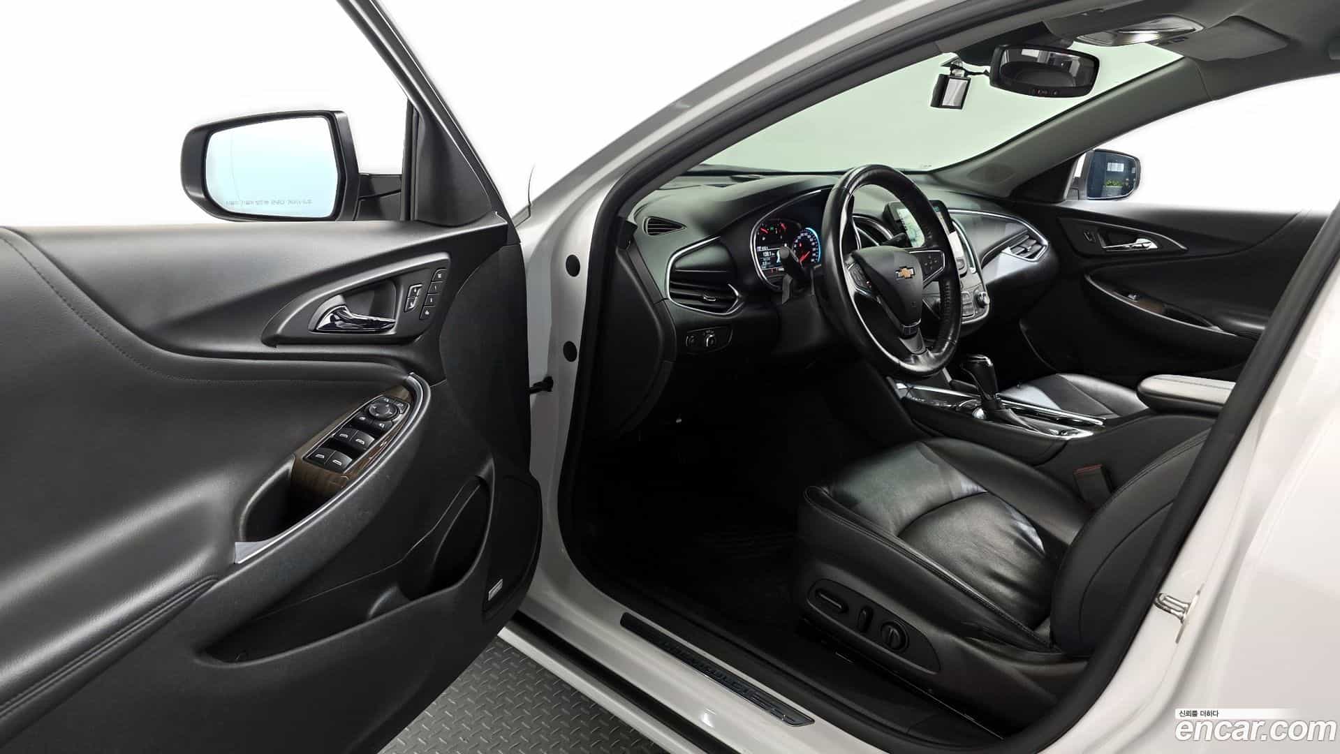 Malibu Chevrolet 2018.9-INNER-010