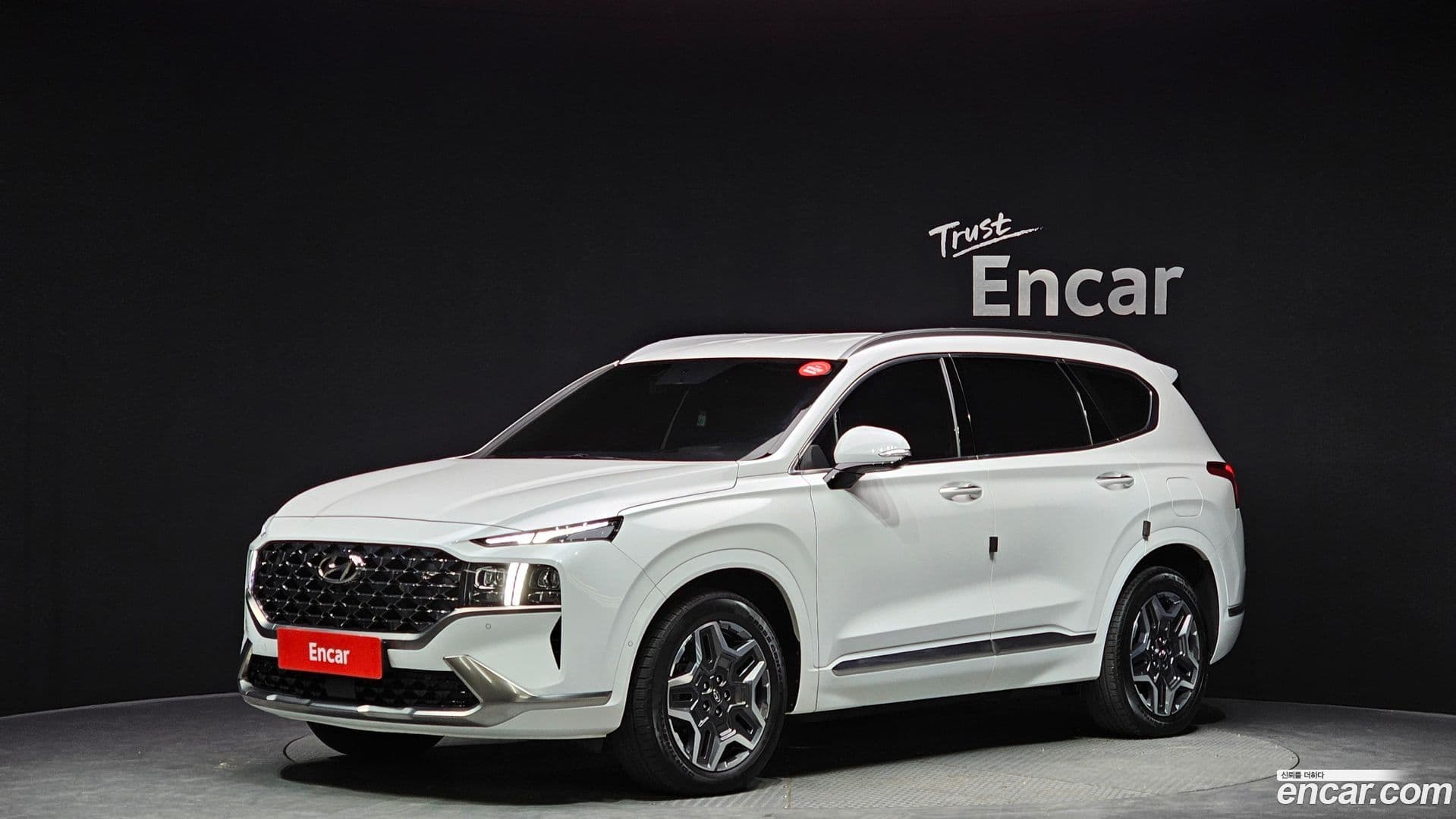 Main__Slider__Photo:Santafe Hyundai 2023.2-0