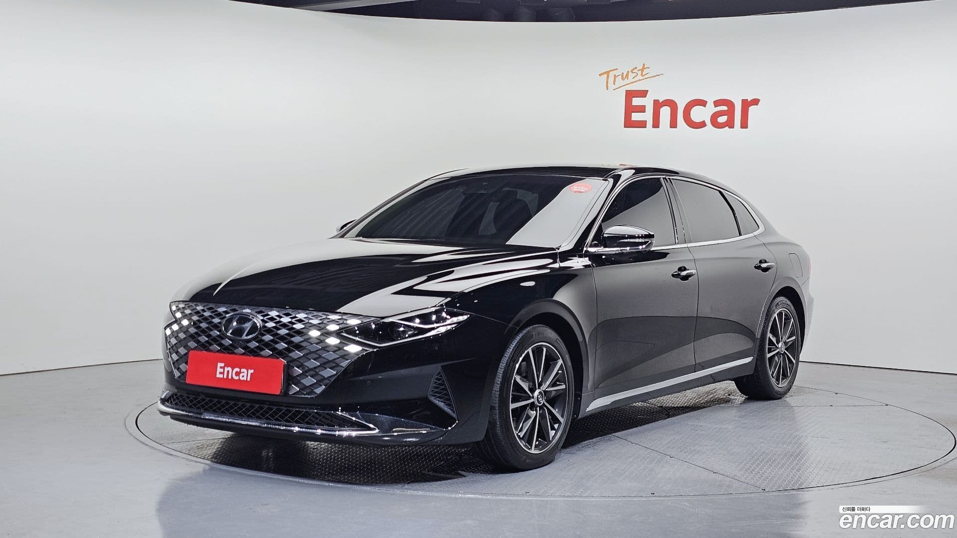 Main__Slider__Photo:Grandeur Hyundai 2022.10-0