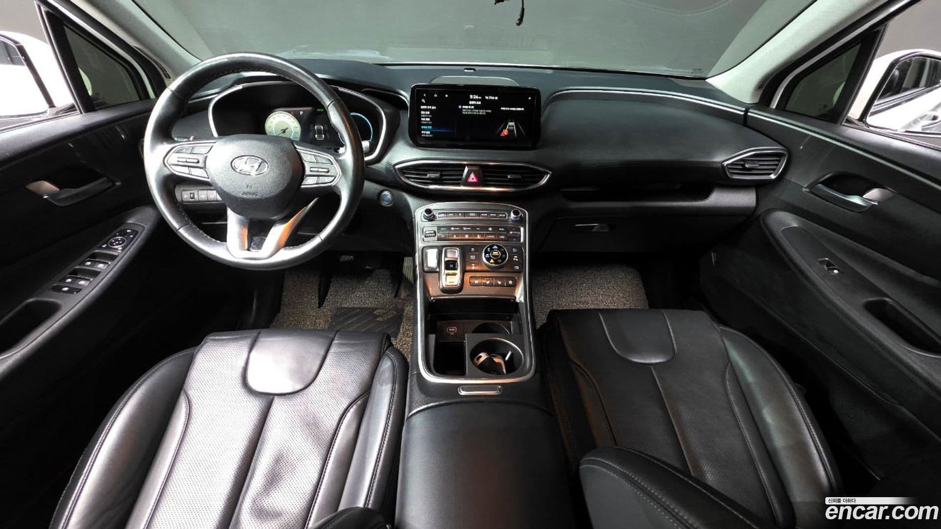 Main__Slider__Photo:Santafe Hyundai 2021.3-6