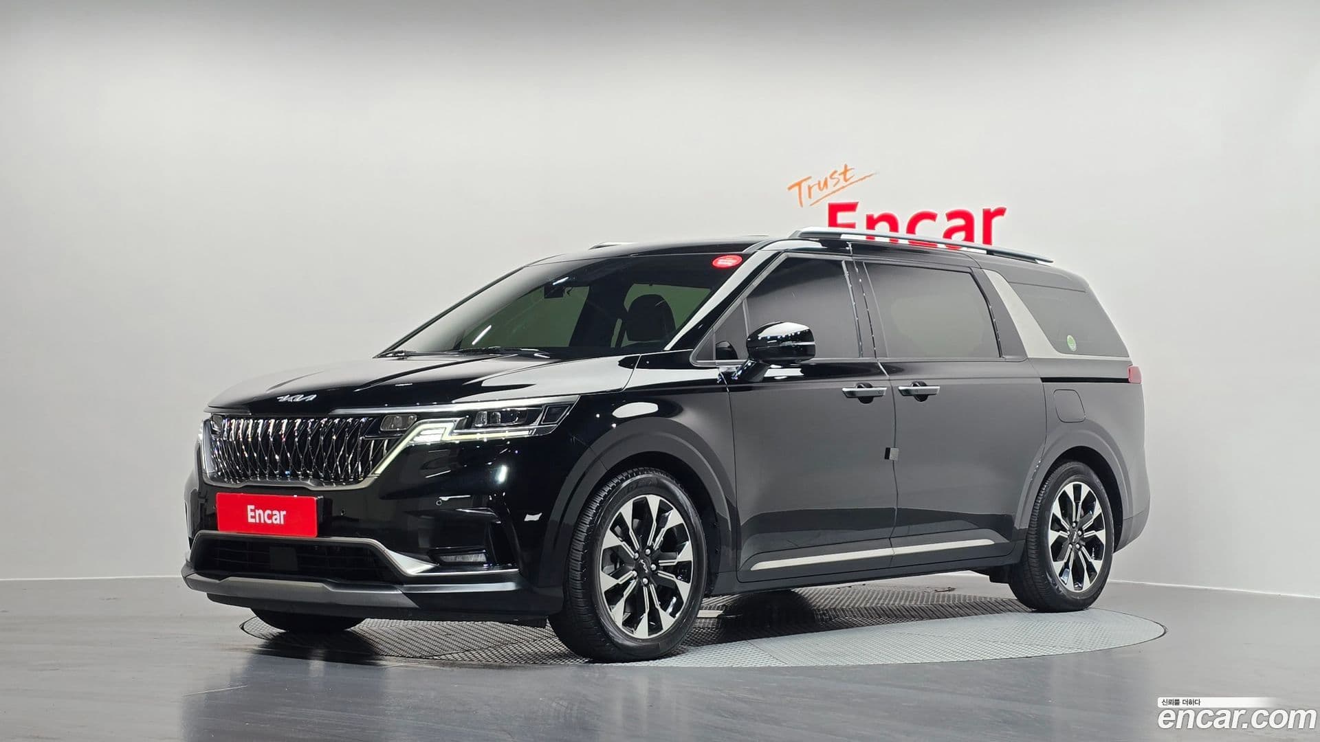 Main__Slider__Photo:Canival Kia 2022.5-0