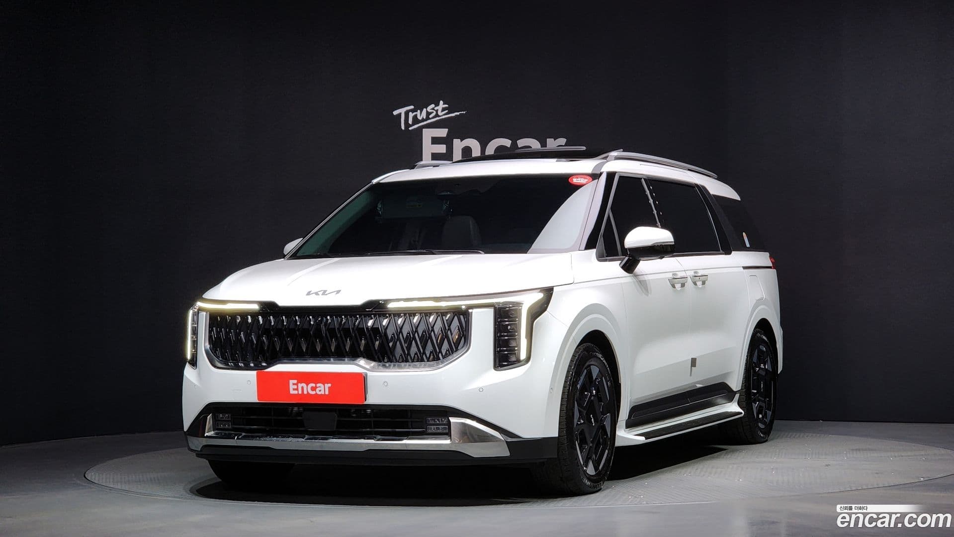 Main__Slider__Photo:Canival Kia 2024.1-0