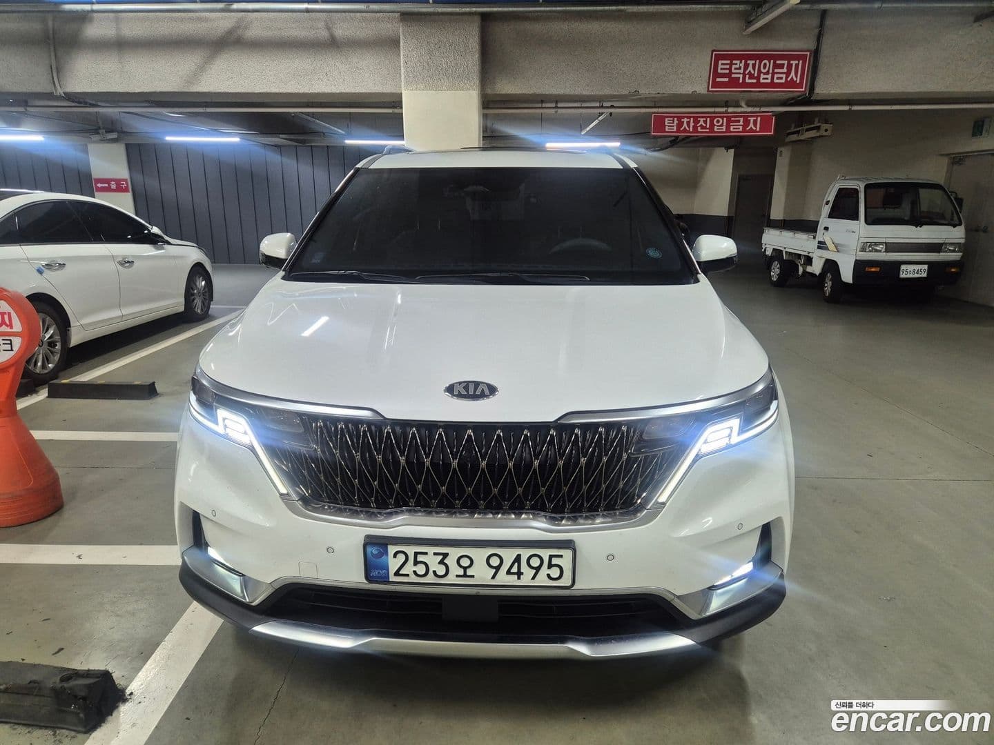 Main__Slider__Photo:Canival Kia 2021.3-0