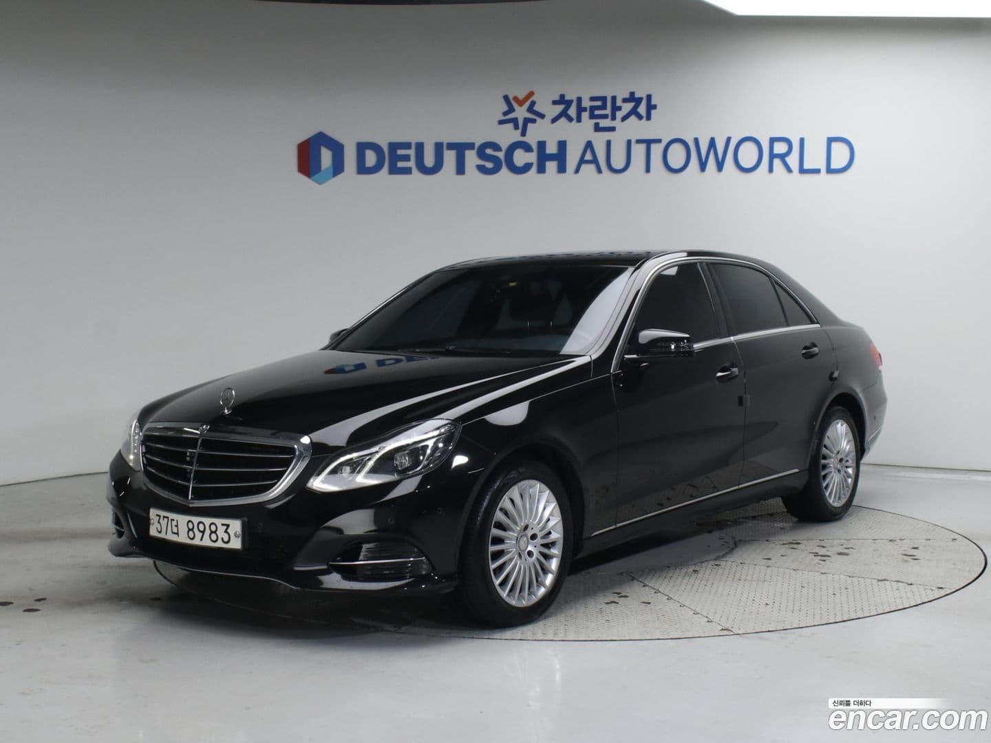 Main__Slider__Photo:E-Class Mercedes-Benz 2014.6-0