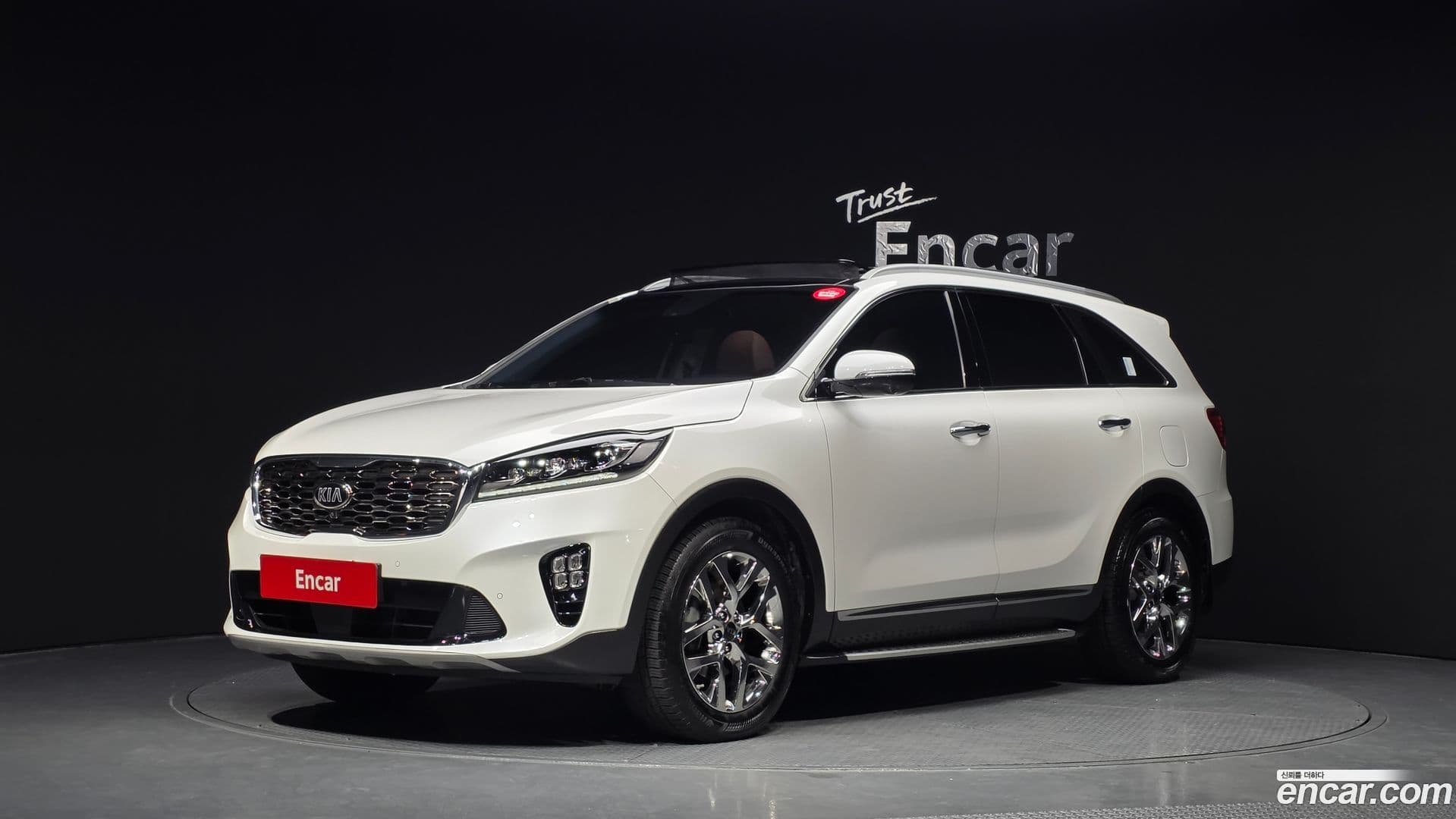 Main__Slider__Photo:Sorento Kia 2019.8-0