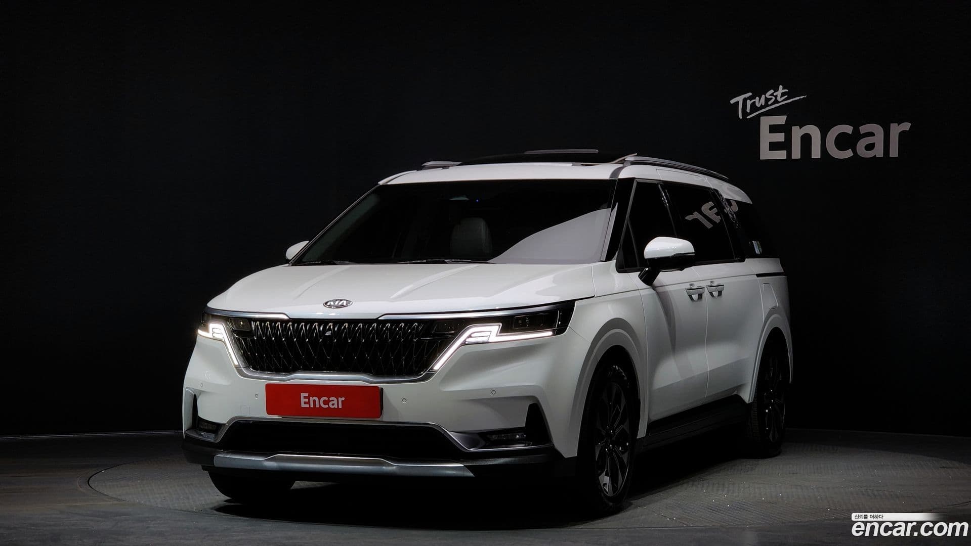 Main__Slider__Photo:Canival Kia 2020.9-0