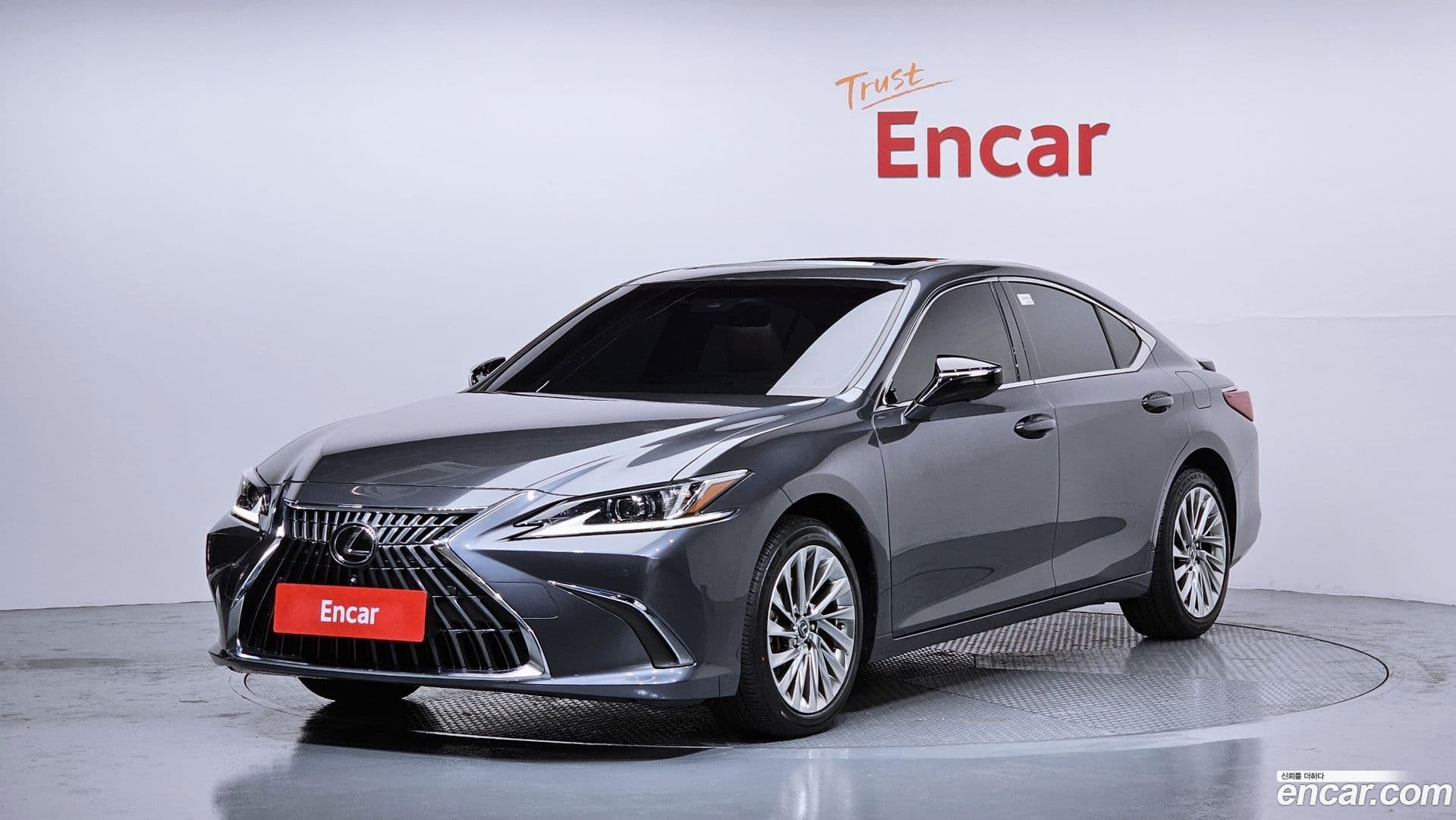 Main__Slider__Photo:ES Lexus 2023.11-0