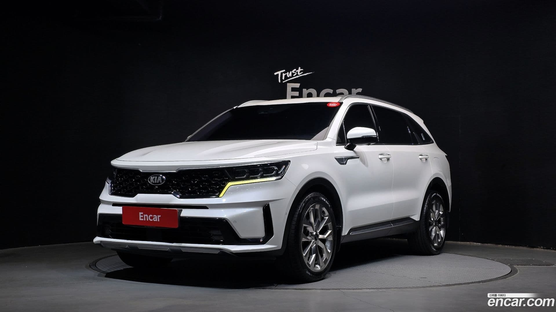 Main__Slider__Photo:Sorento Kia 2020.6-0