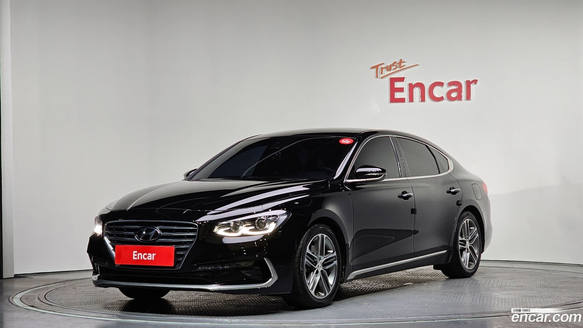 Main__Slider__Photo:Grandeur Hyundai 2018.1-0