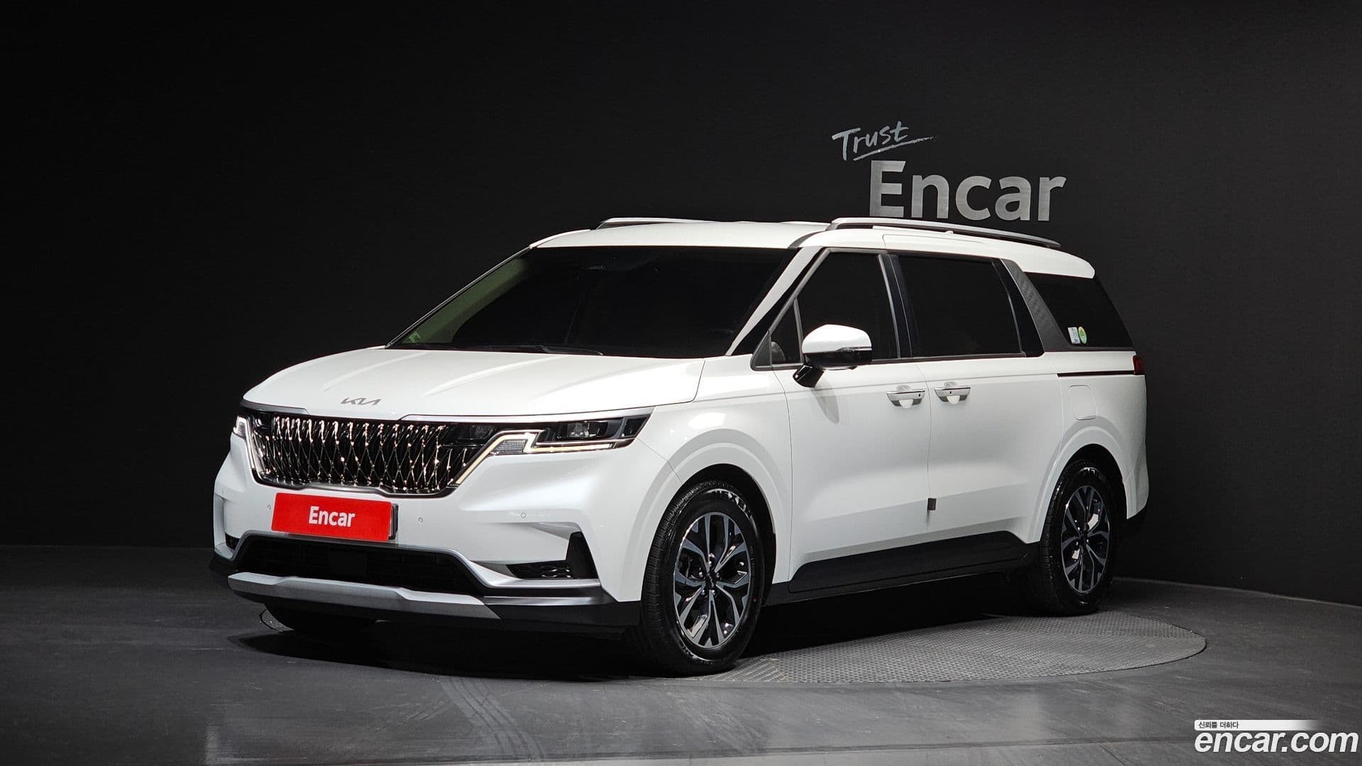 Main__Slider__Photo:Canival Kia 2023.0-0