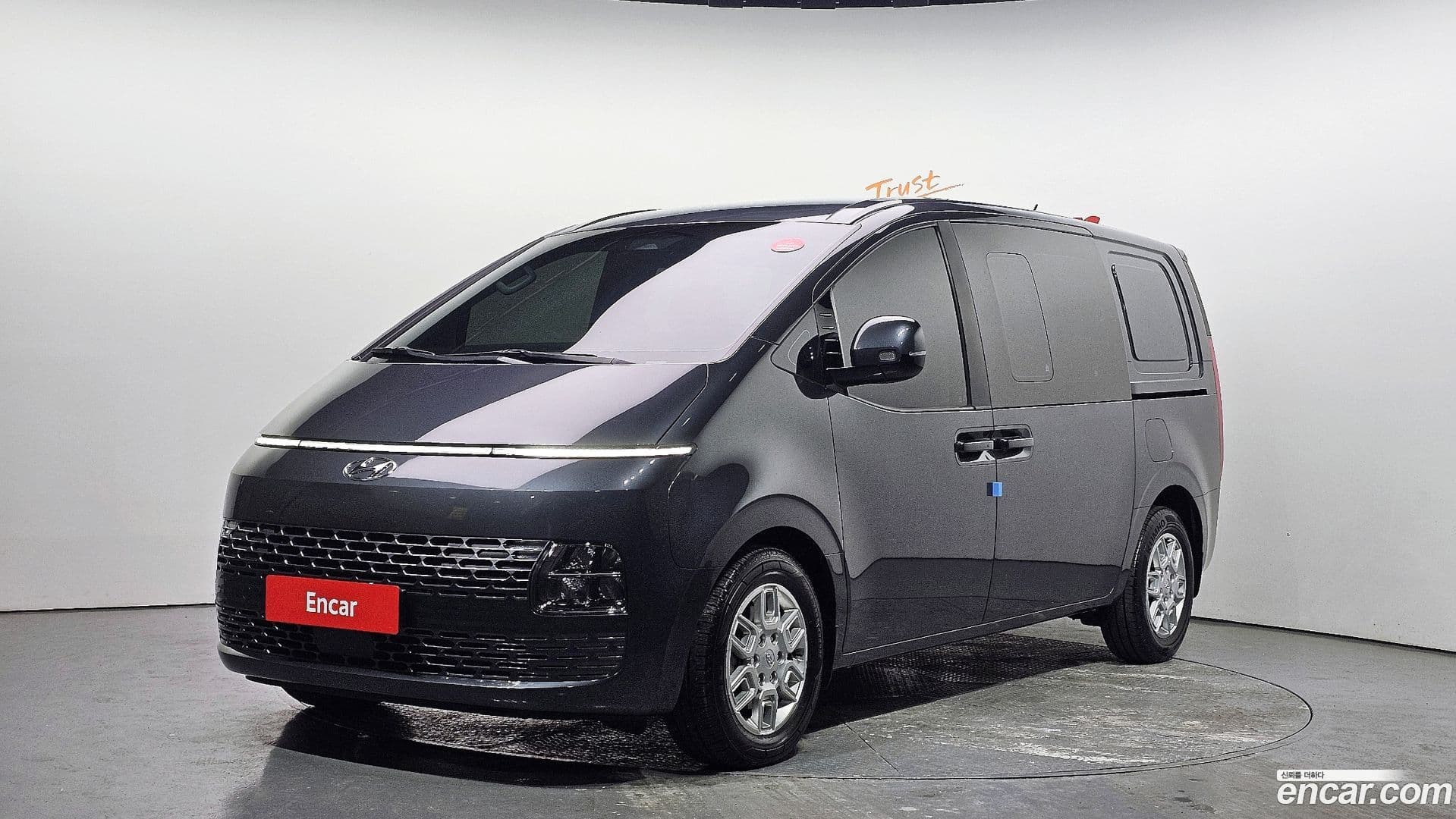 Main__Slider__Photo:Staria Hyundai 2021.11-0