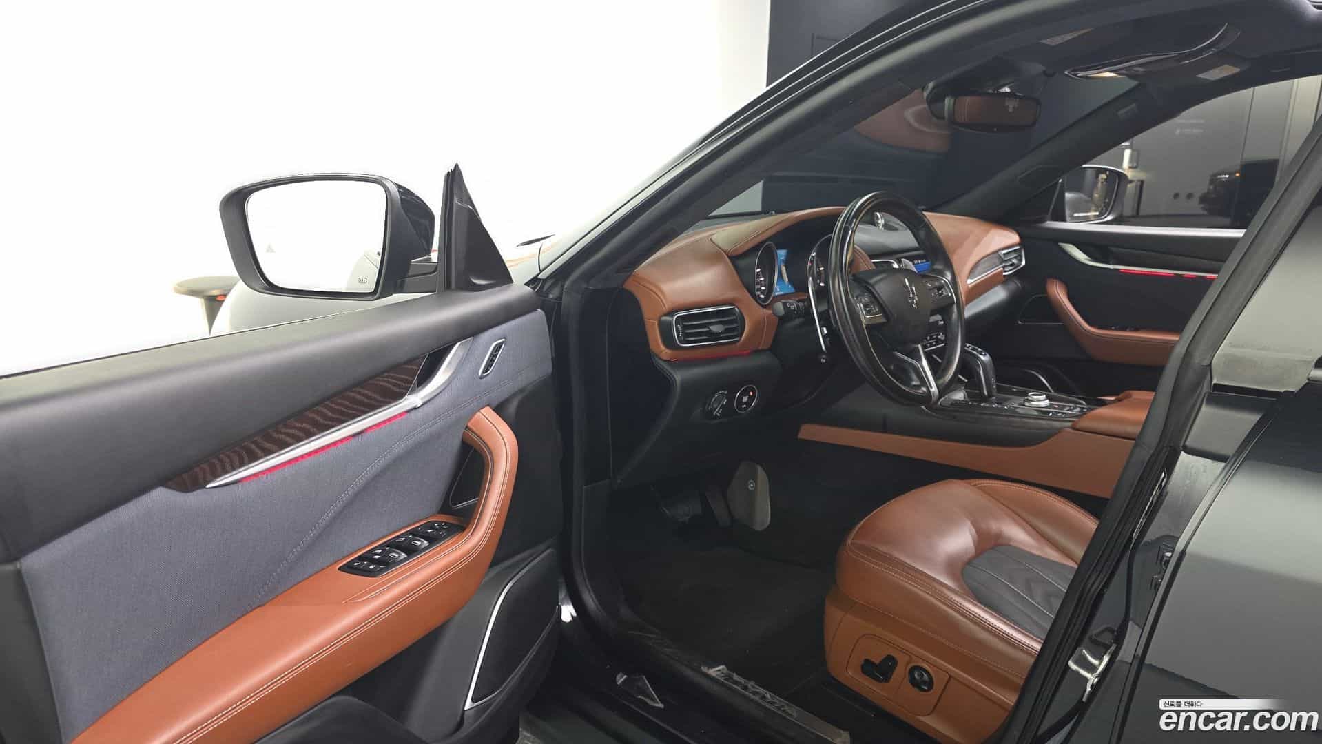Levante Maserati 2019.6-INNER-010