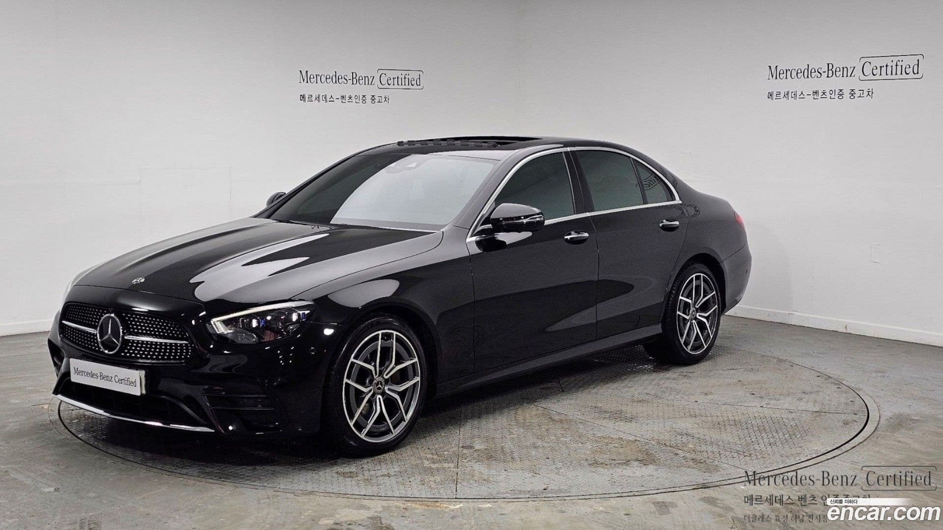 Main__Slider__Photo:E-Class Mercedes-Benz 2020.11-0