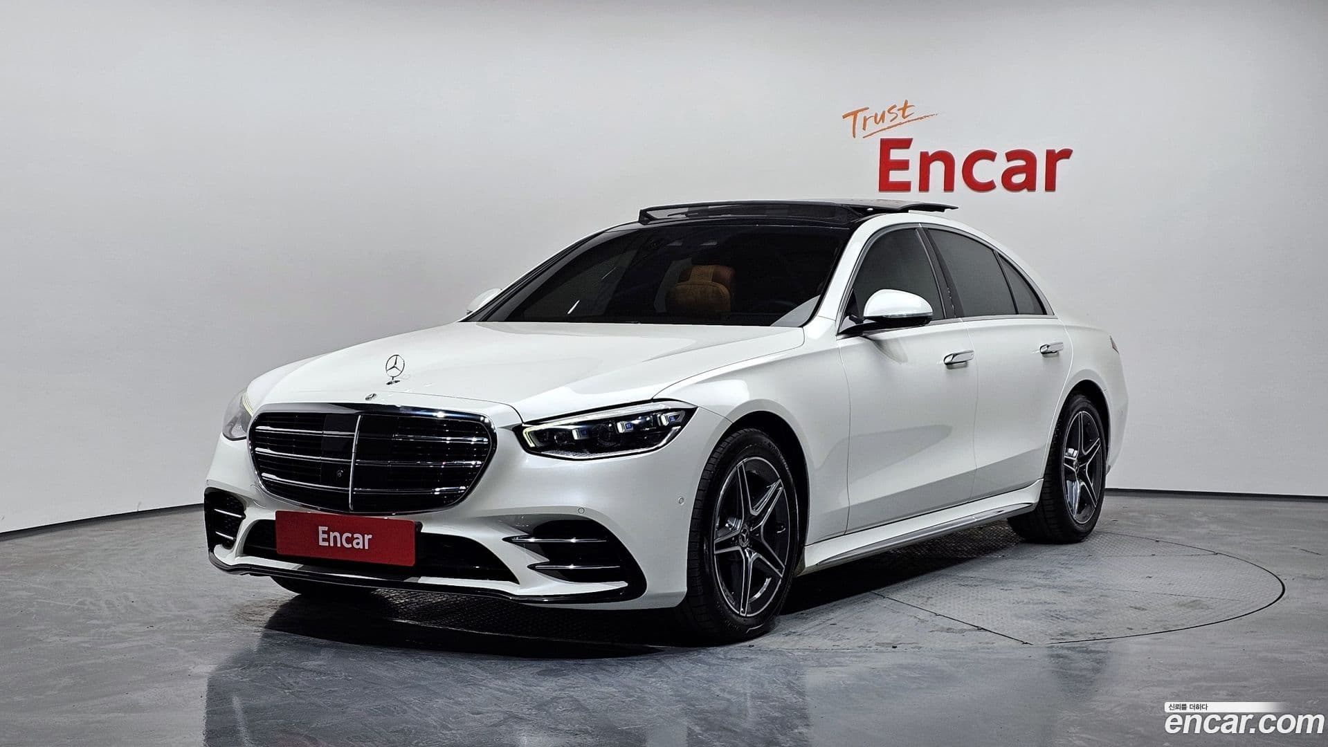 Main__Slider__Photo:S-Class Mercedes-Benz 2022.3-0