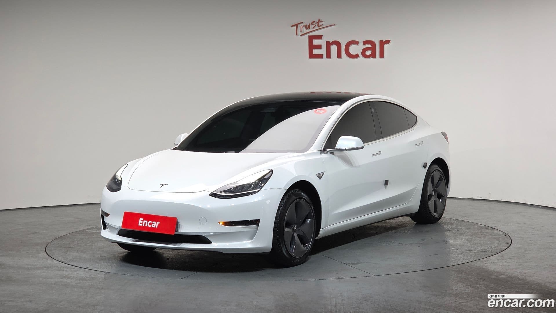 Main__Slider__Photo:Model 3 Tesla 2020.11-0