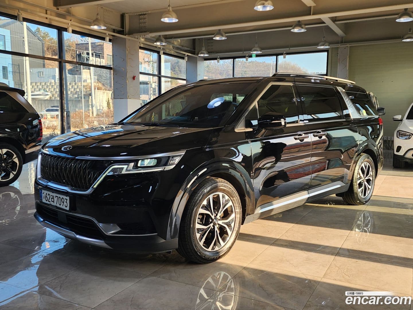 Main__Slider__Photo:Canival Kia 2021.0-0