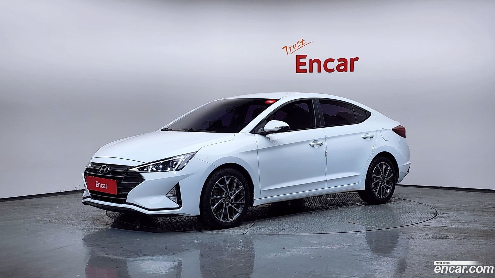 Main__Slider__Photo:AVANTE Hyundai 2019.7-0