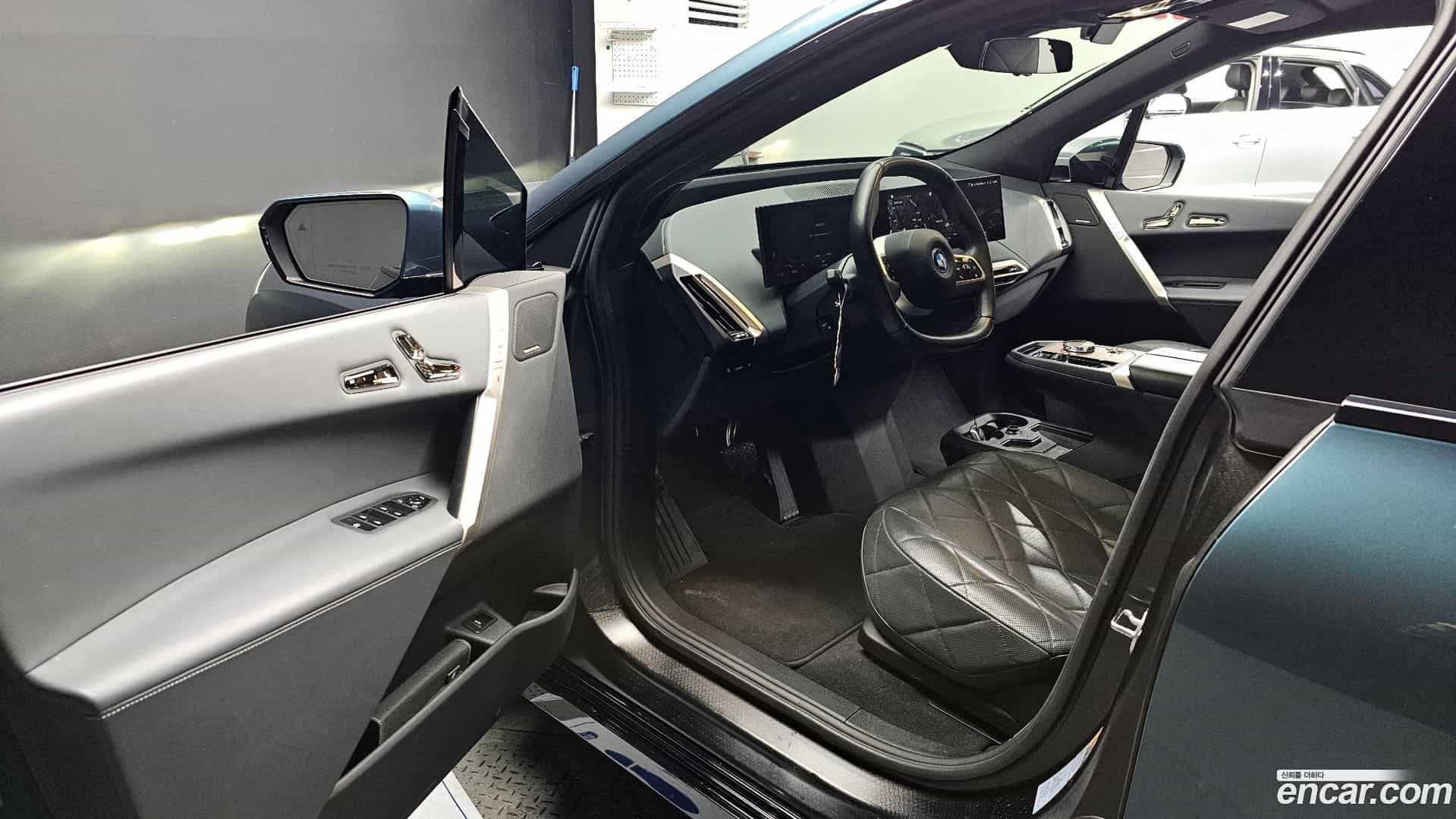 iX BMW 2022.8-INNER-010