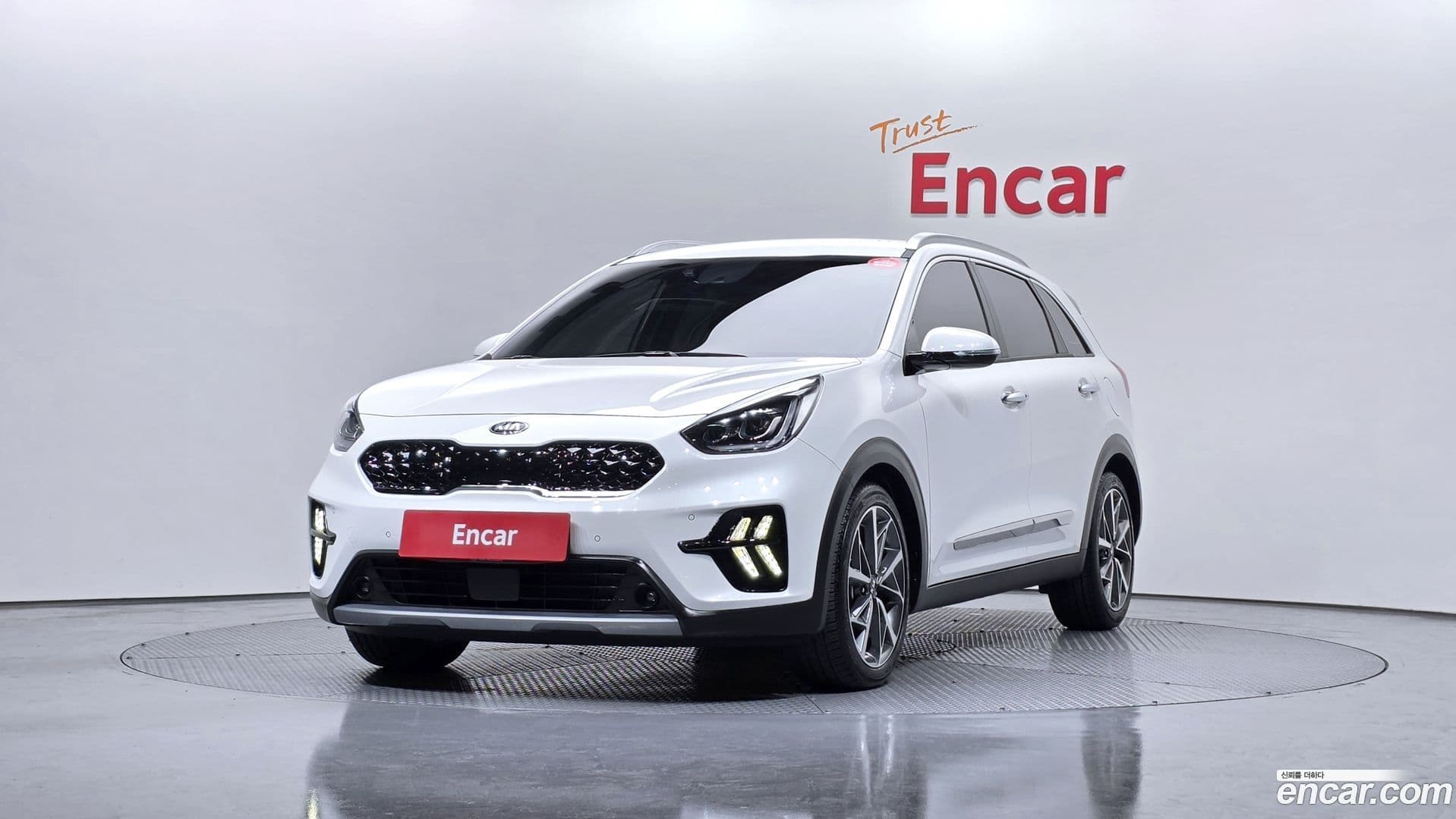 Main__Slider__Photo:Niro Kia 2020.1-0