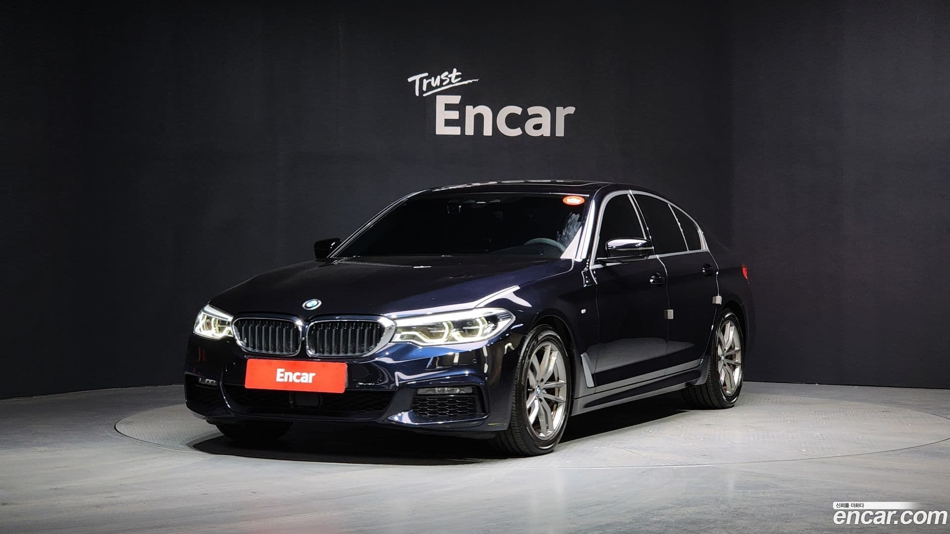 Main__Slider__Photo:5-Series BMW 2019.6-0