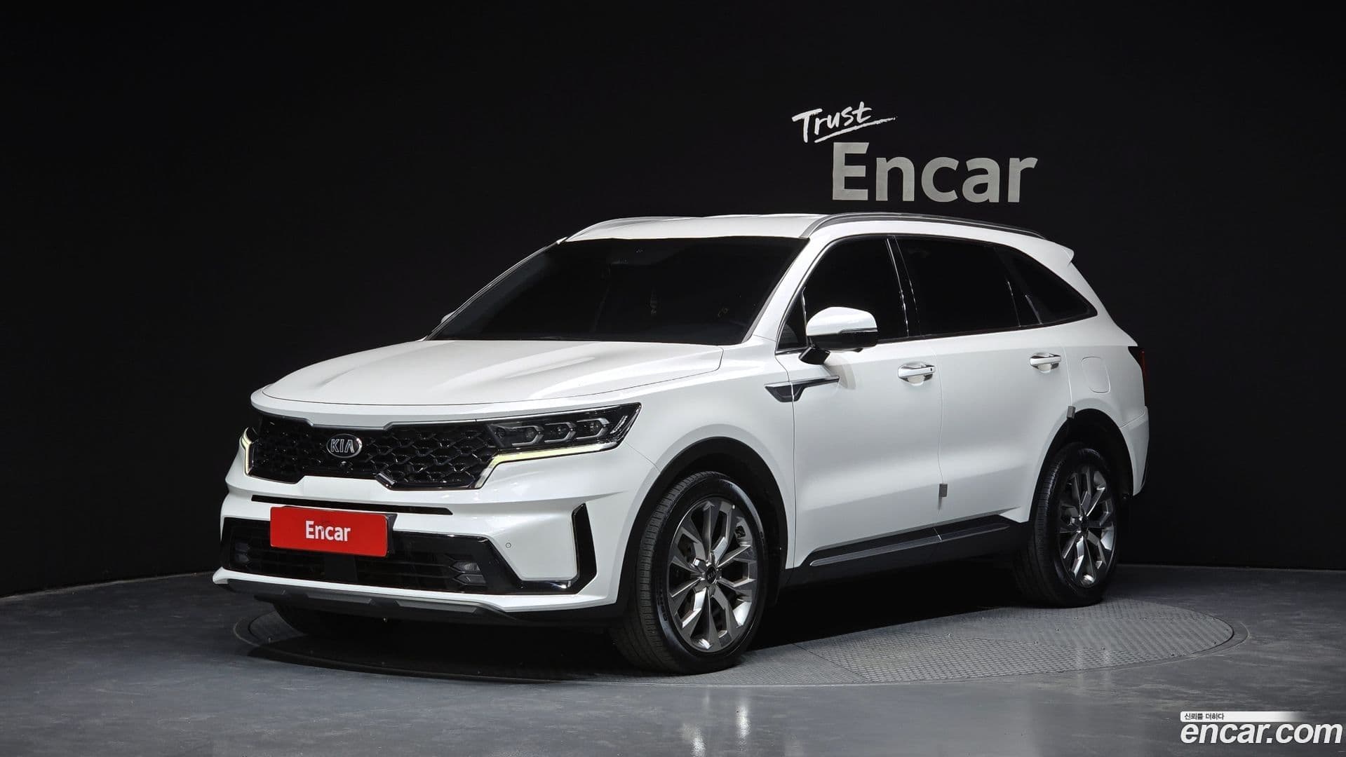 Main__Slider__Photo:Sorento Kia 2020.9-0