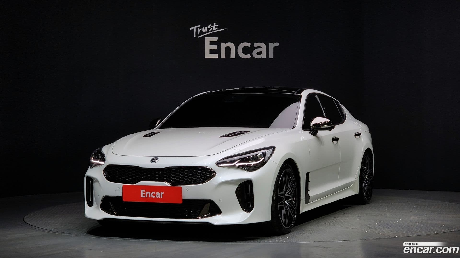 Main__Slider__Photo:Stinger Kia 2022.0-0