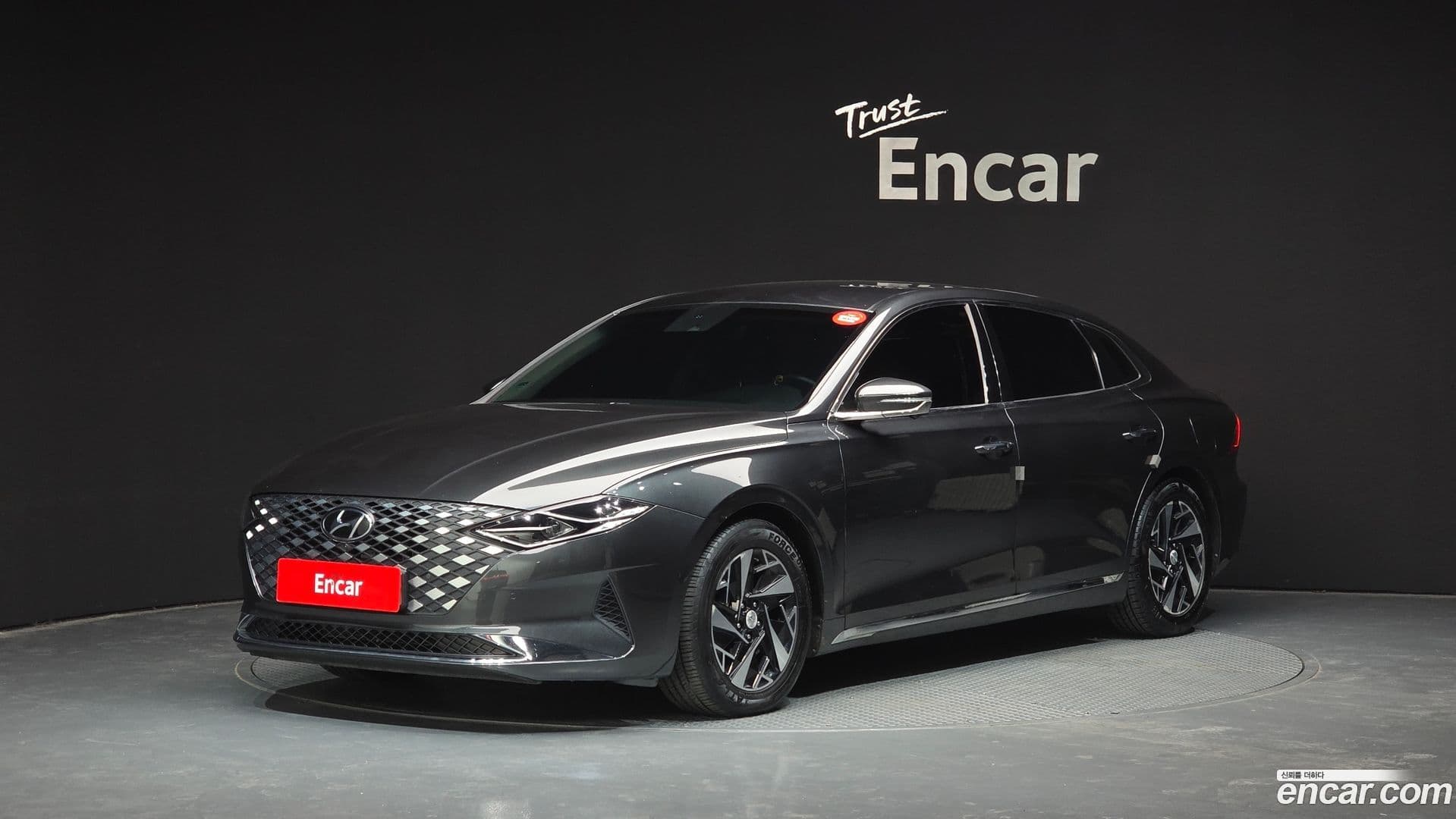 Main__Slider__Photo:Grandeur Hyundai 2020.8-0