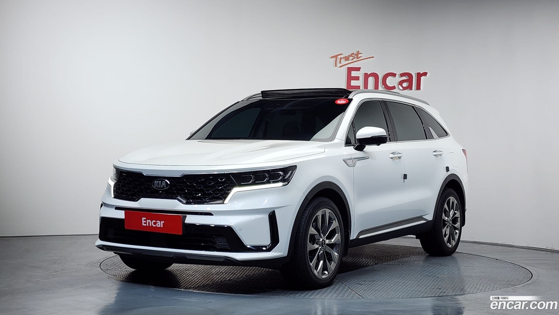 Main__Slider__Photo:Sorento Kia 2021.5-0