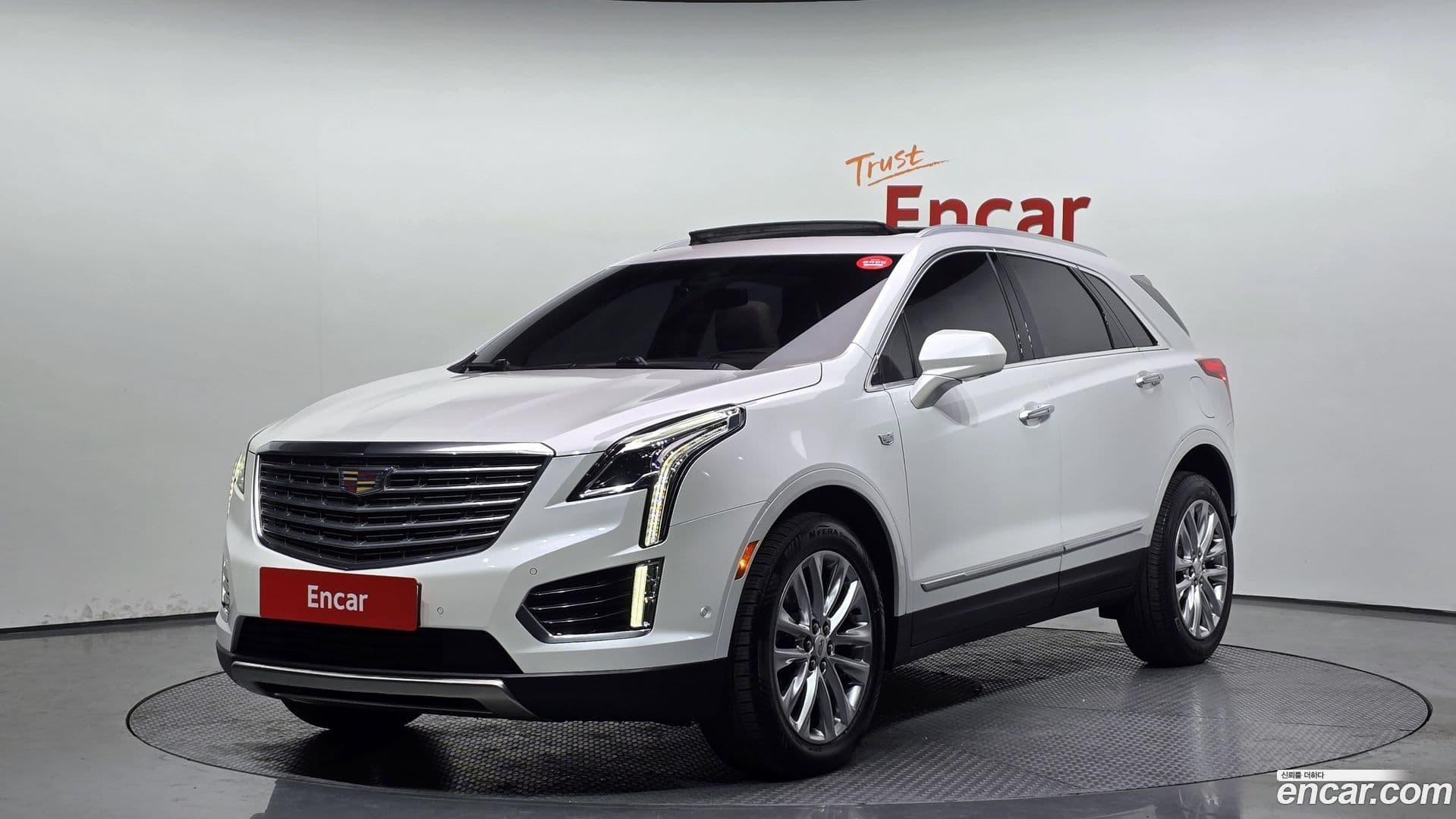 Main__Slider__Photo:XT5 Cadillac 2019.5-0