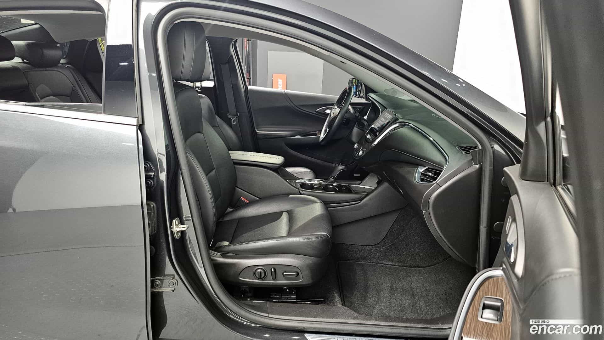 Malibu Chevrolet 2017.11-OPTION-015