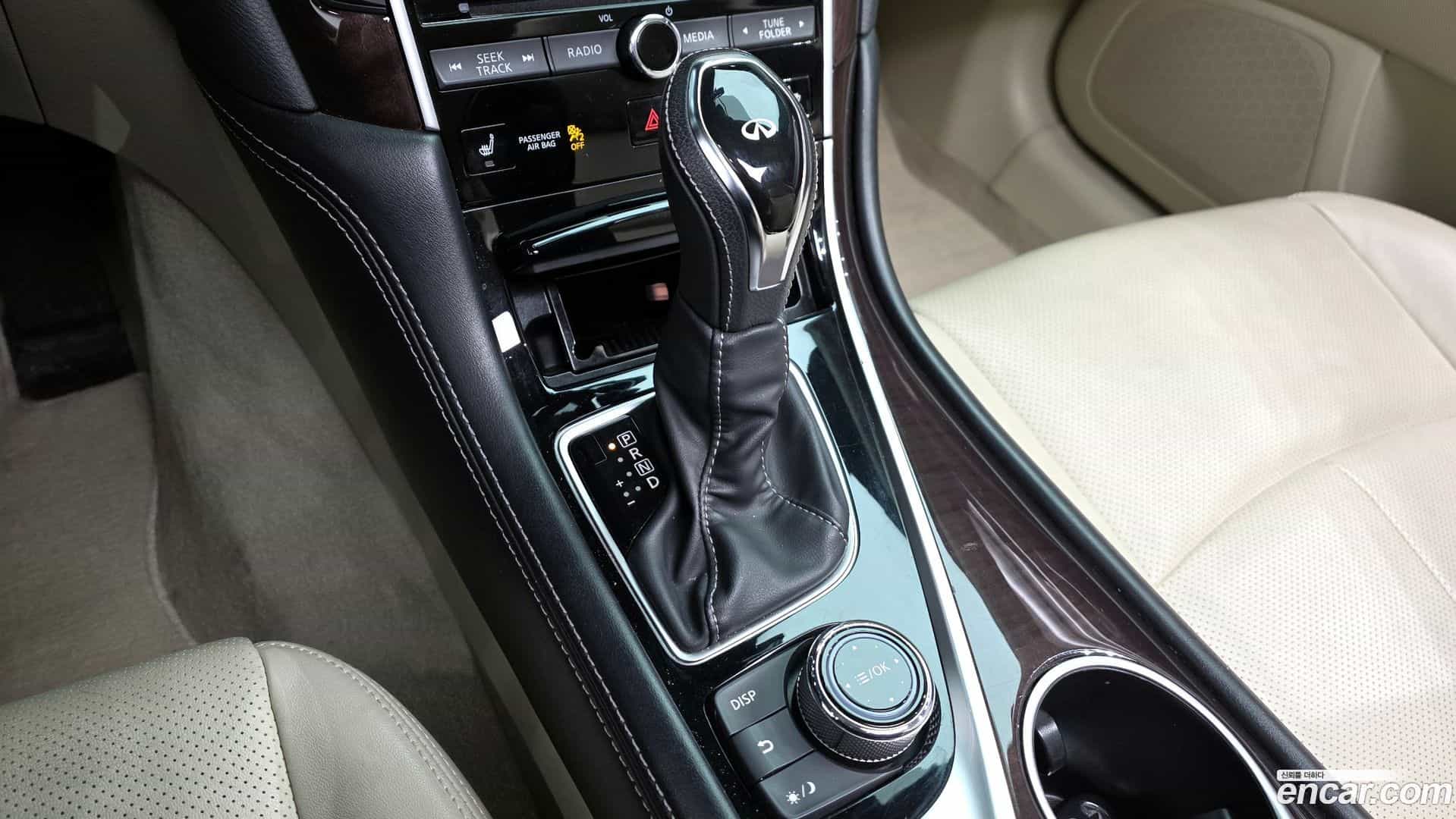 Q50 Infiniti 2018.11-INNER-009