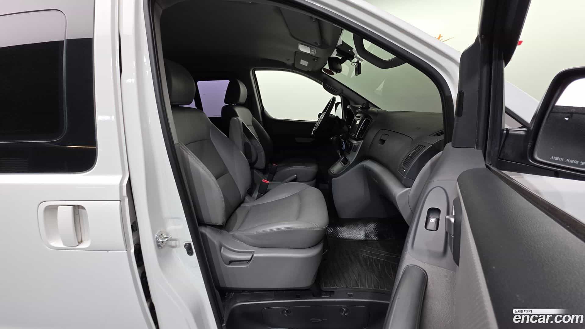 Starex Hyundai 2018.6-INNER-010