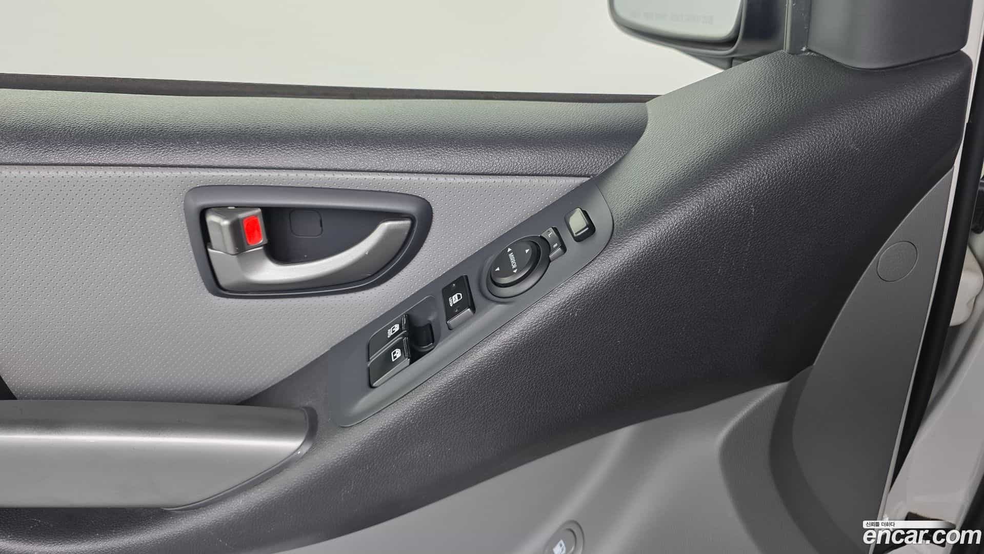Starex Hyundai 2018.6-OPTION-016
