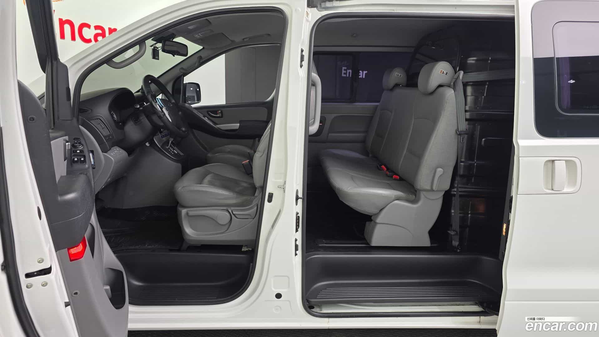 Starex Hyundai 2018.6-OPTION-022
