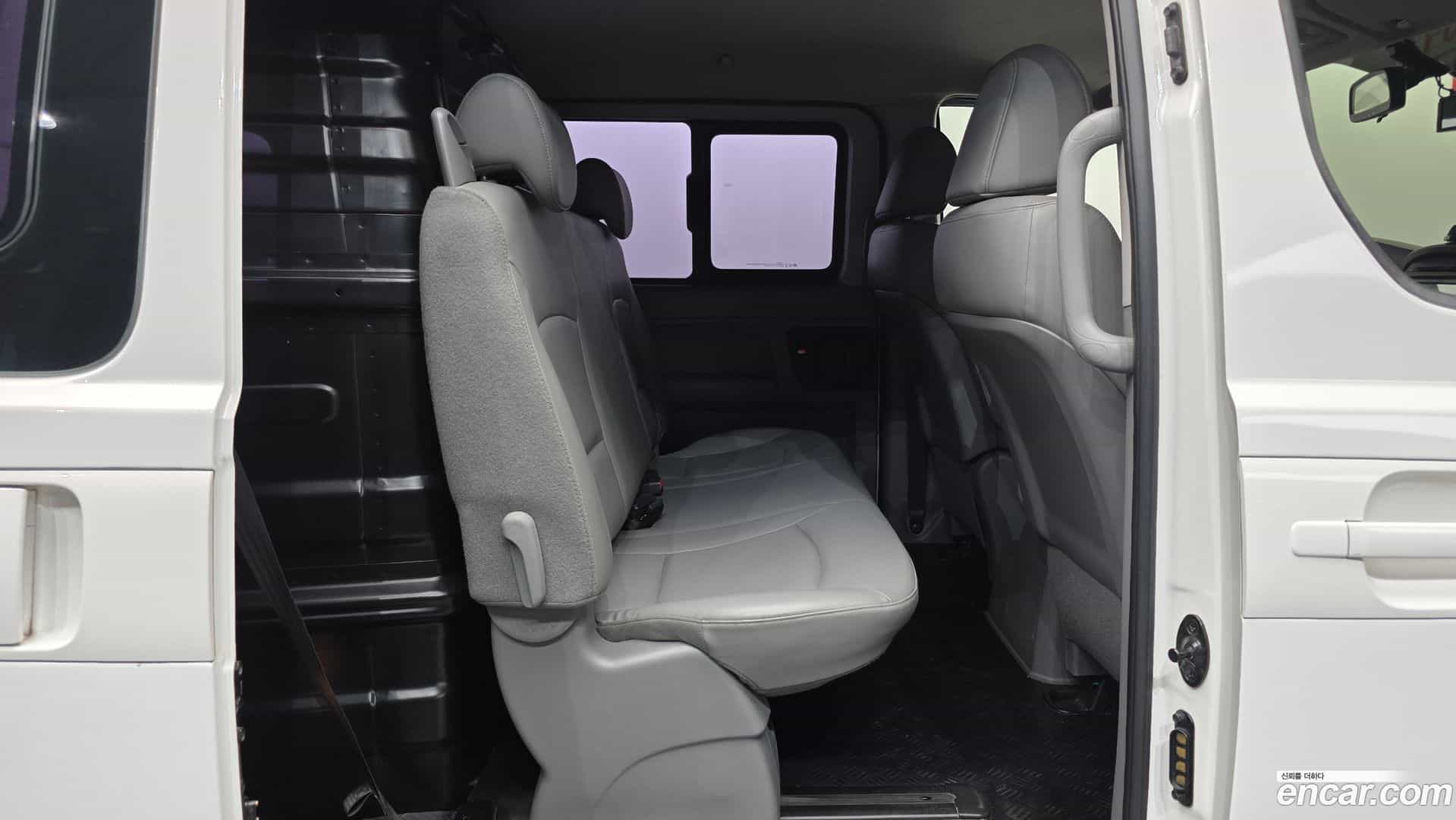 Starex Hyundai 2018.6-OPTION-023