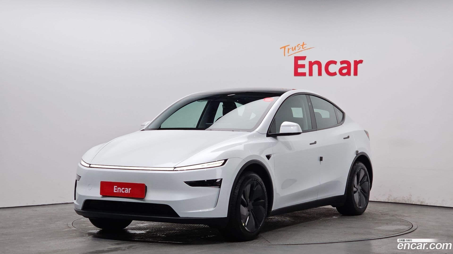 Main__Slider__Photo:Model Y Tesla 2025.9-0