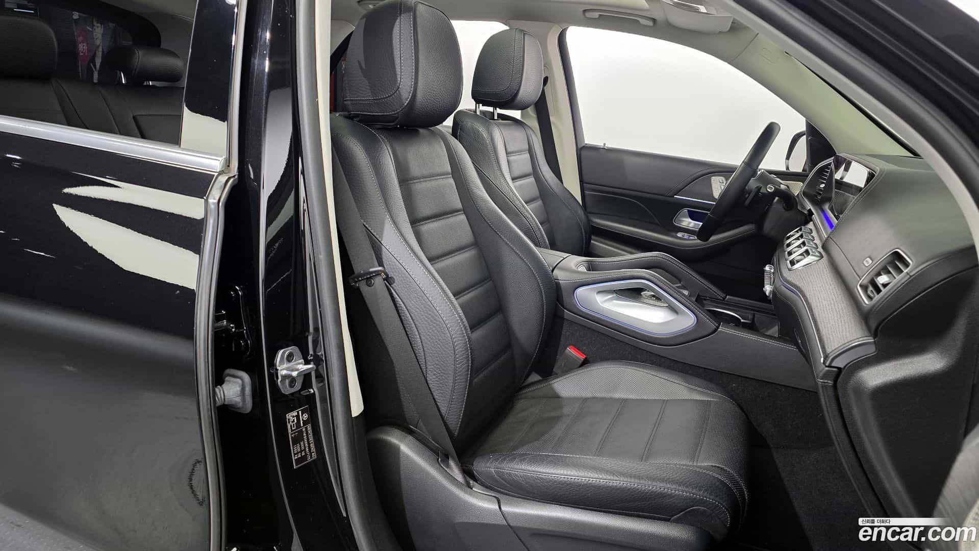 GLE-Class Mercedes-Benz 2023.3-INNER-010