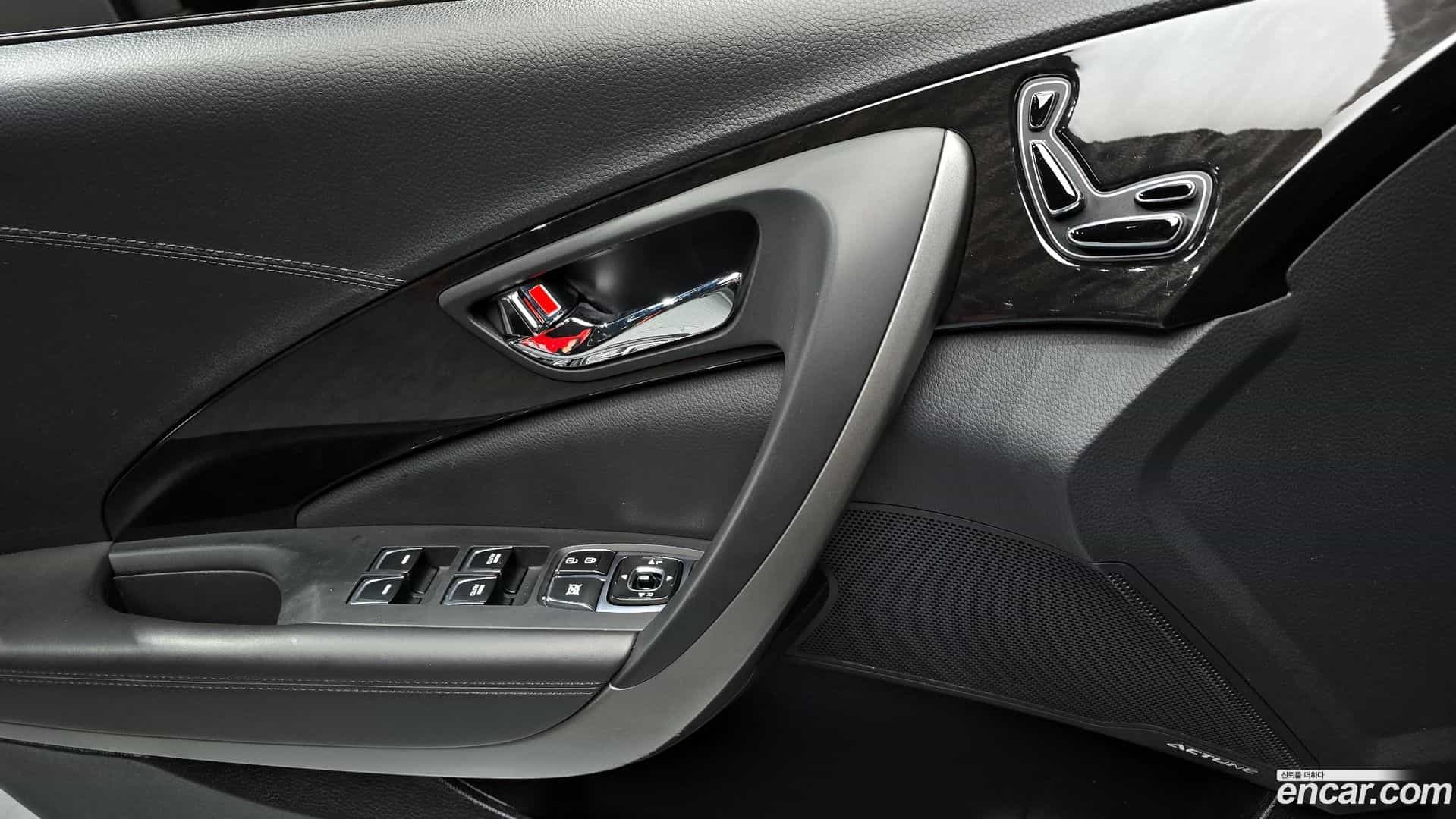 Grandeur Hyundai 2015.10-OPTION-021