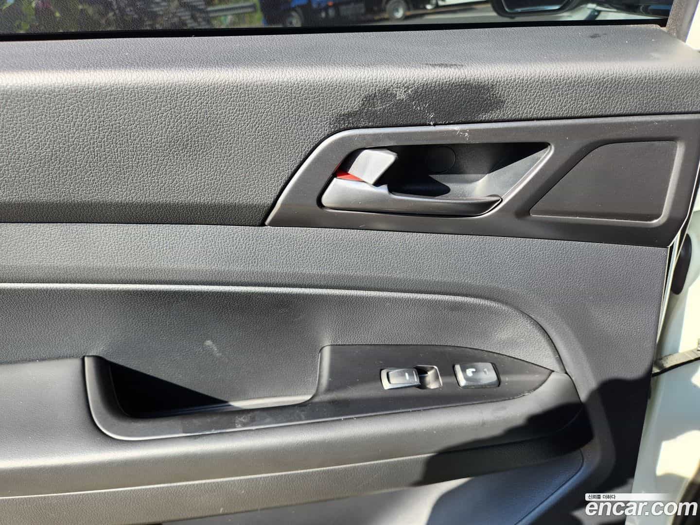 Rexton KG Mobility 2022.11-INNER-009