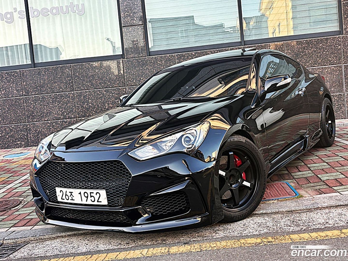 Main__Slider__Photo:Genesis Hyundai 2015.4-0