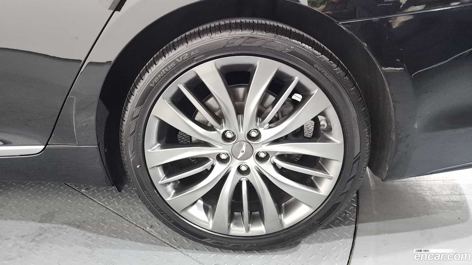 Genesis Hyundai 2015.9-OUTER-005