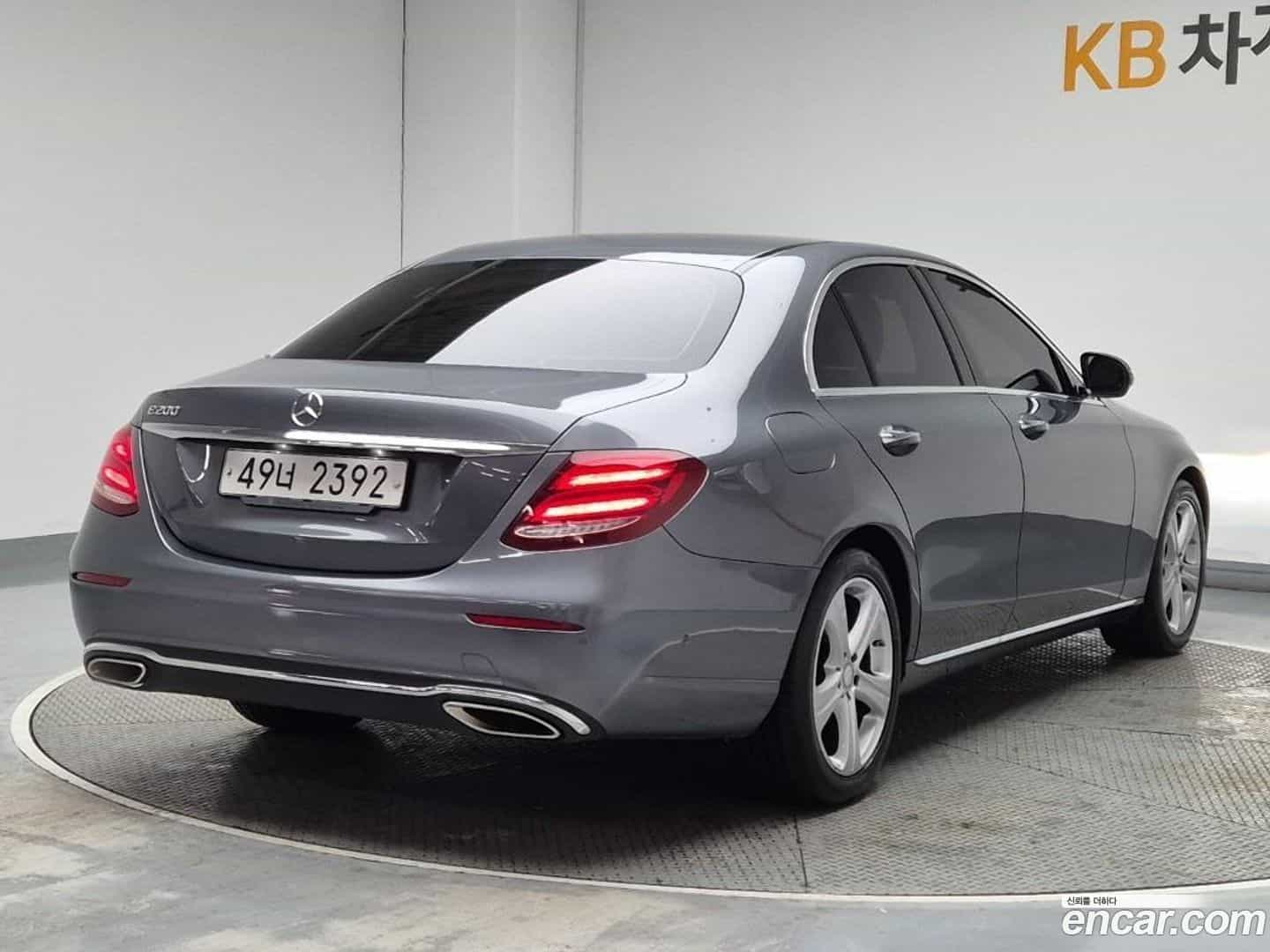 E-Class Mercedes-Benz 2017.1-OUTER-003