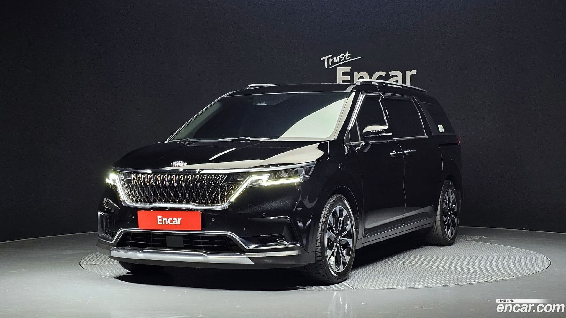 Main__Slider__Photo:Canival Kia 2020.11-0