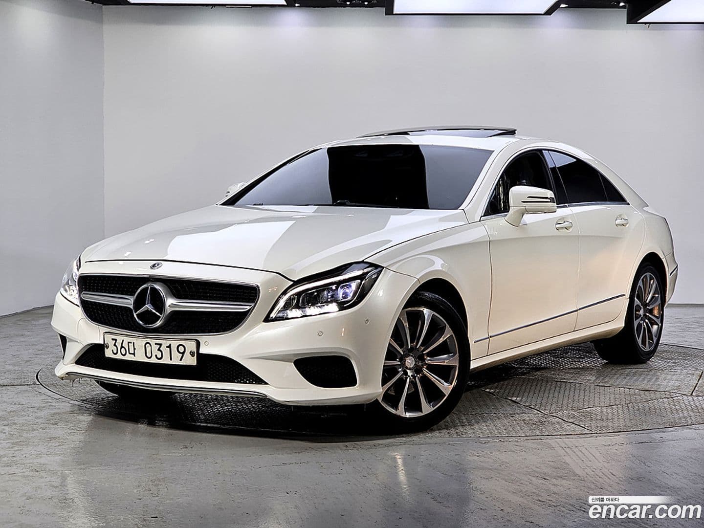 Main__Slider__Photo:CLS-Class Mercedes-Benz 2015.9-0
