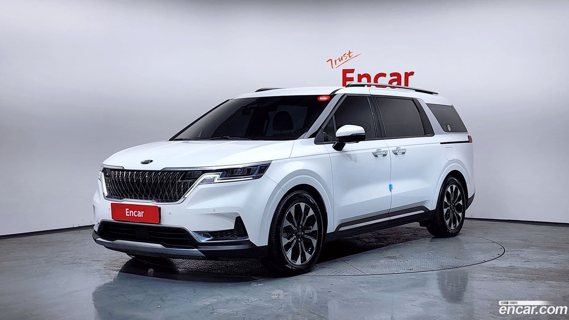 Main__Slider__Photo:Canival Kia 2020.8-0